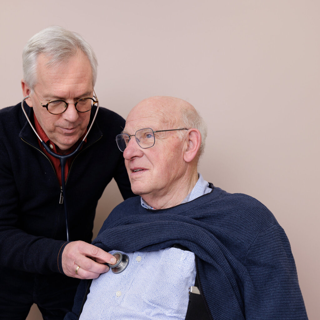 Oudere patient stethoscoop2.jpg
