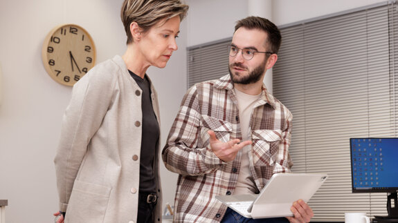 Collegiaal overleg twee huisartsen2.jpg