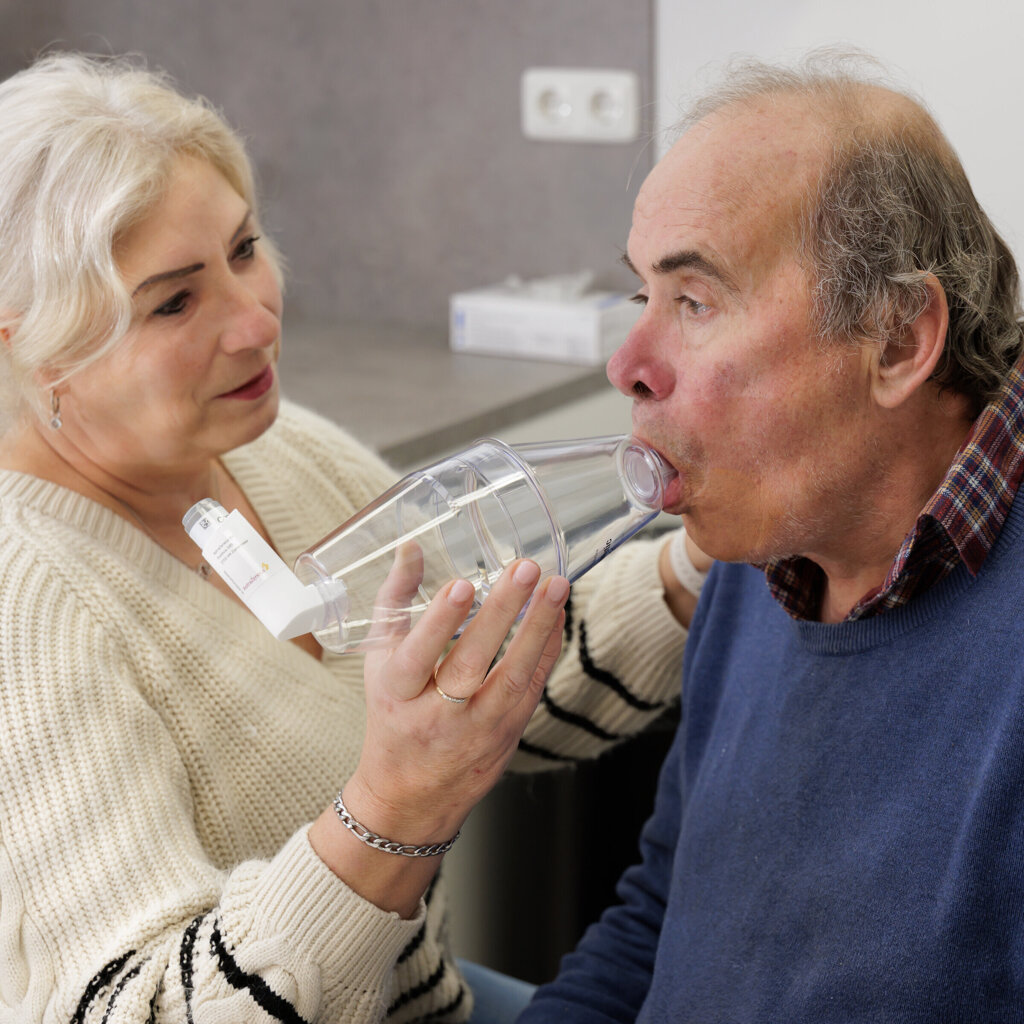 Longfunctietest oudere patient.jpg