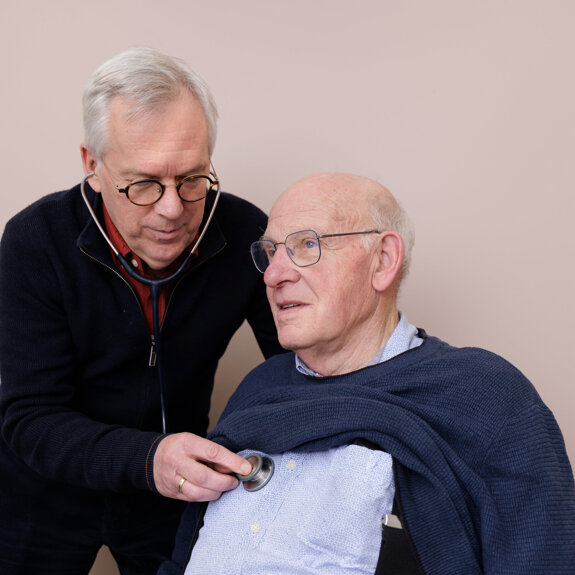 Oudere patient stethoscoop2.jpg